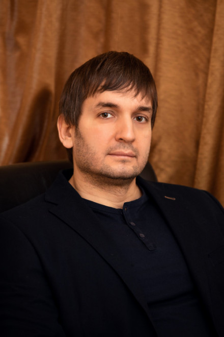 "Зазеркалье" продолжает работать с "Пушкинской картой"