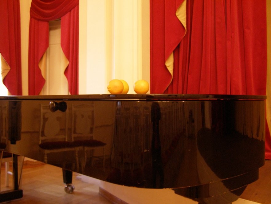 Три апельсина